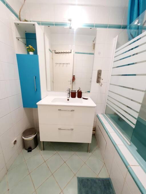 Appartement Avec 3 Chambres 80M2 Plein Sud Marignane Extérieur photo