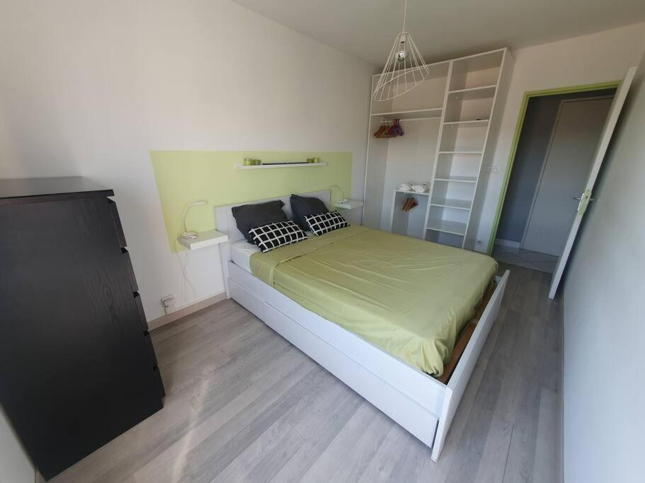 Appartement Avec 3 Chambres 80M2 Plein Sud Marignane Extérieur photo